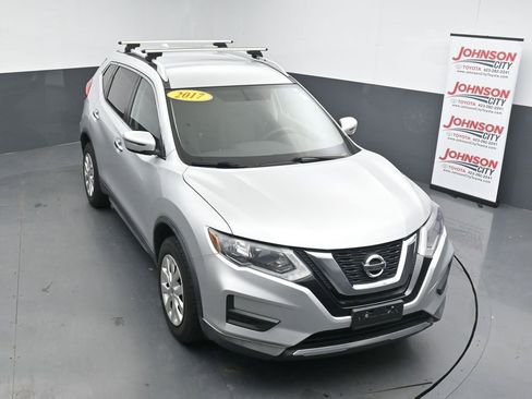 Used 2017 Nissan Rogue S w/ S Appearance Package AWD/4WD image 25