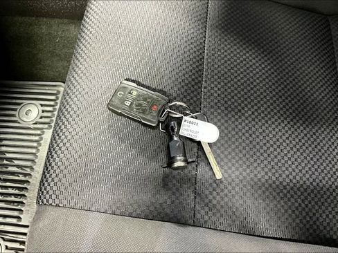 Used 2018 Chevrolet Silverado 1500 LT w/ All Star Edition image 32