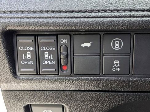 Certified 2023 Honda Odyssey Sport image 24