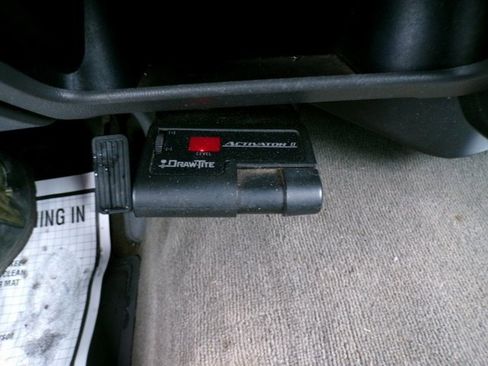 Used 2003 Chevrolet Silverado 2500 LS w/ Skid Plate Package image 27