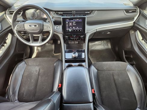 Used 2023 Jeep Grand Cherokee L Laredo image 21