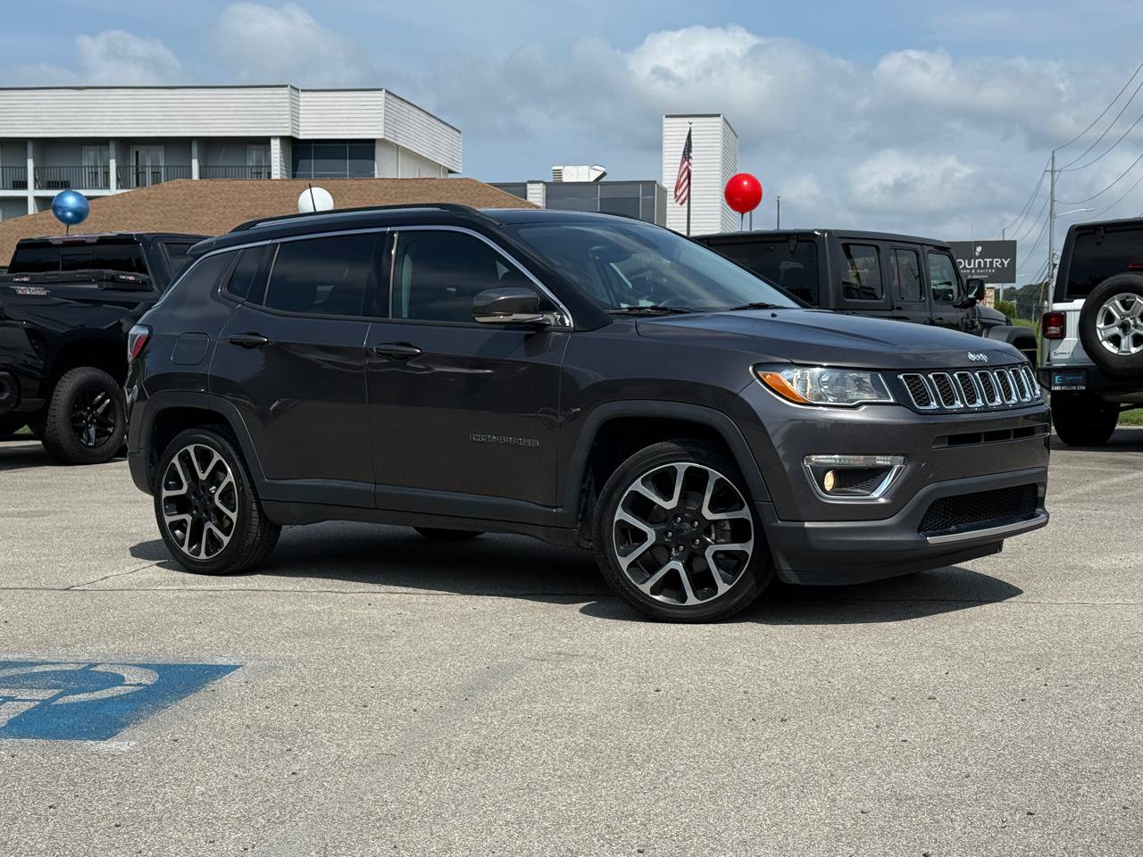 Used 2018 Jeep Compass Limited w/ Navigation Group FWD image 2