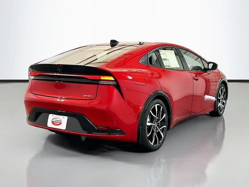 New 2026 Toyota Prius Plug-In Hybrid FWD image 4