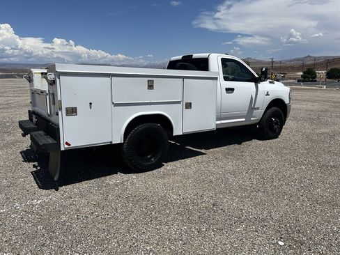 Used 2022 RAM 3500 Tradesman AWD/4WD image 3
