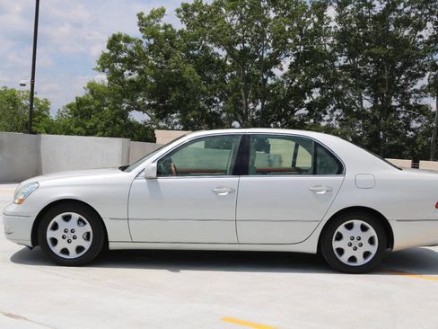 Used 2001 Lexus LS 430 RWD image 27