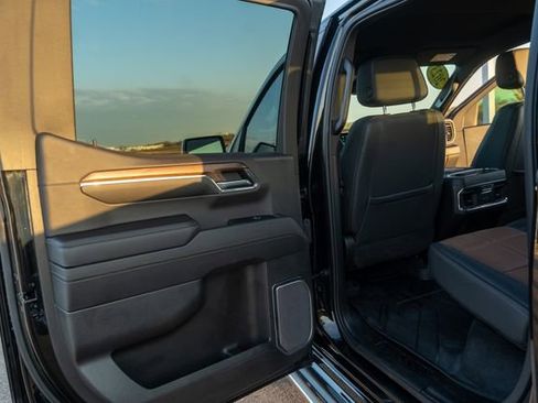 Used 2023 Chevrolet Silverado 1500 High Country AWD/4WD image 21