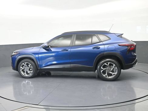 Used 2024 Chevrolet Trax LT FWD image 3
