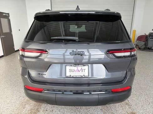 Used 2023 Jeep Grand Cherokee L Altitude image 5