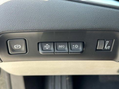 Used 2023 Buick Enclave Avenir w/ LPO, Floor Liner Package image 29