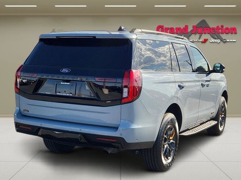 Used 2025 Ford Expedition Tremor AWD/4WD image 4