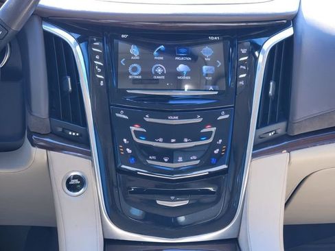 Used 2017 Cadillac Escalade 2WD image 14