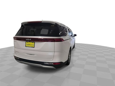 Used 2024 Kia Carnival LX FWD image 7