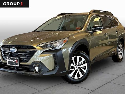 Used 2025 Subaru Outback Premium AWD/4WD image 1