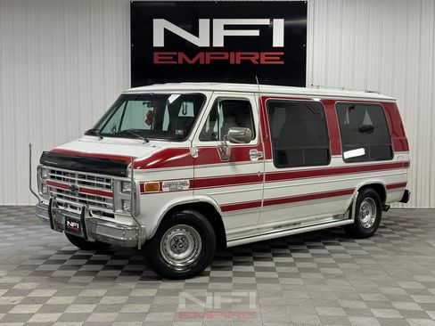 Used 1986 Chevrolet G20 image 1