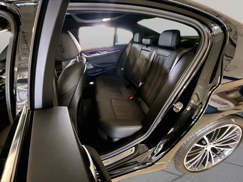 Used 2022 BMW 530i w/ Premium Package RWD image 19