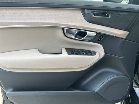 Certified 2025 Volvo XC90 B5 Plus image 18