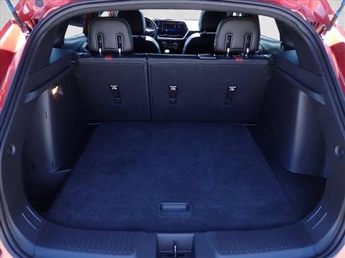 Used 2024 Chevrolet Trax RS w/ Sunroof Package FWD image 8