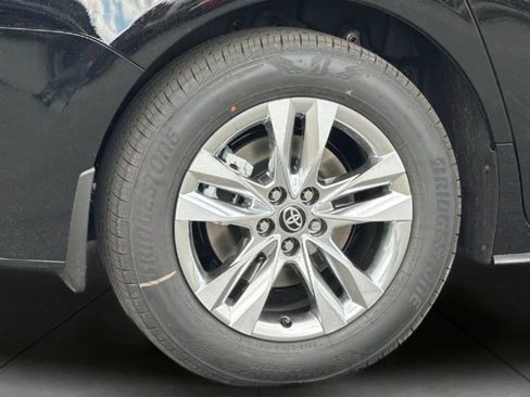New 2026 Toyota Sienna Limited AWD/4WD image 36