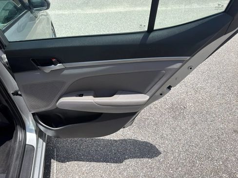 Used 2020 Hyundai Elantra SEL FWD image 17