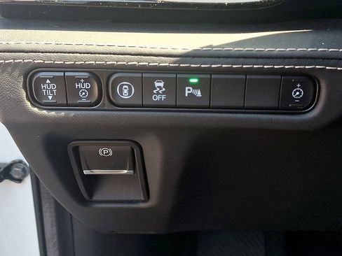 Used 2023 Acura MDX SH-AWD w/ Advance Package image 25