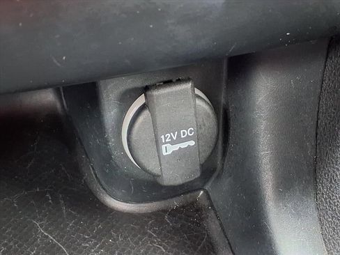 Used 2017 Dodge Charger SXT image 25