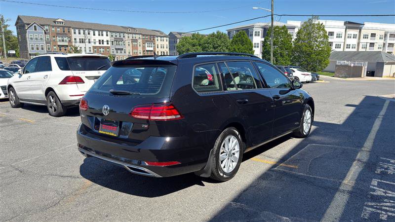 Used 2018 Volkswagen Golf SportWagen FWD image 12