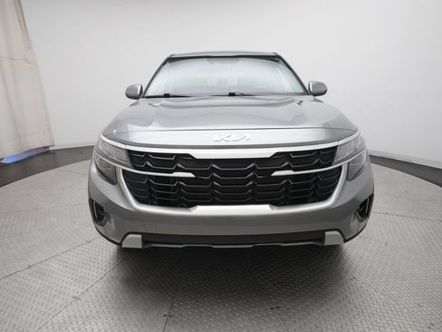 Used 2024 Kia Seltos LX AWD/4WD image 11