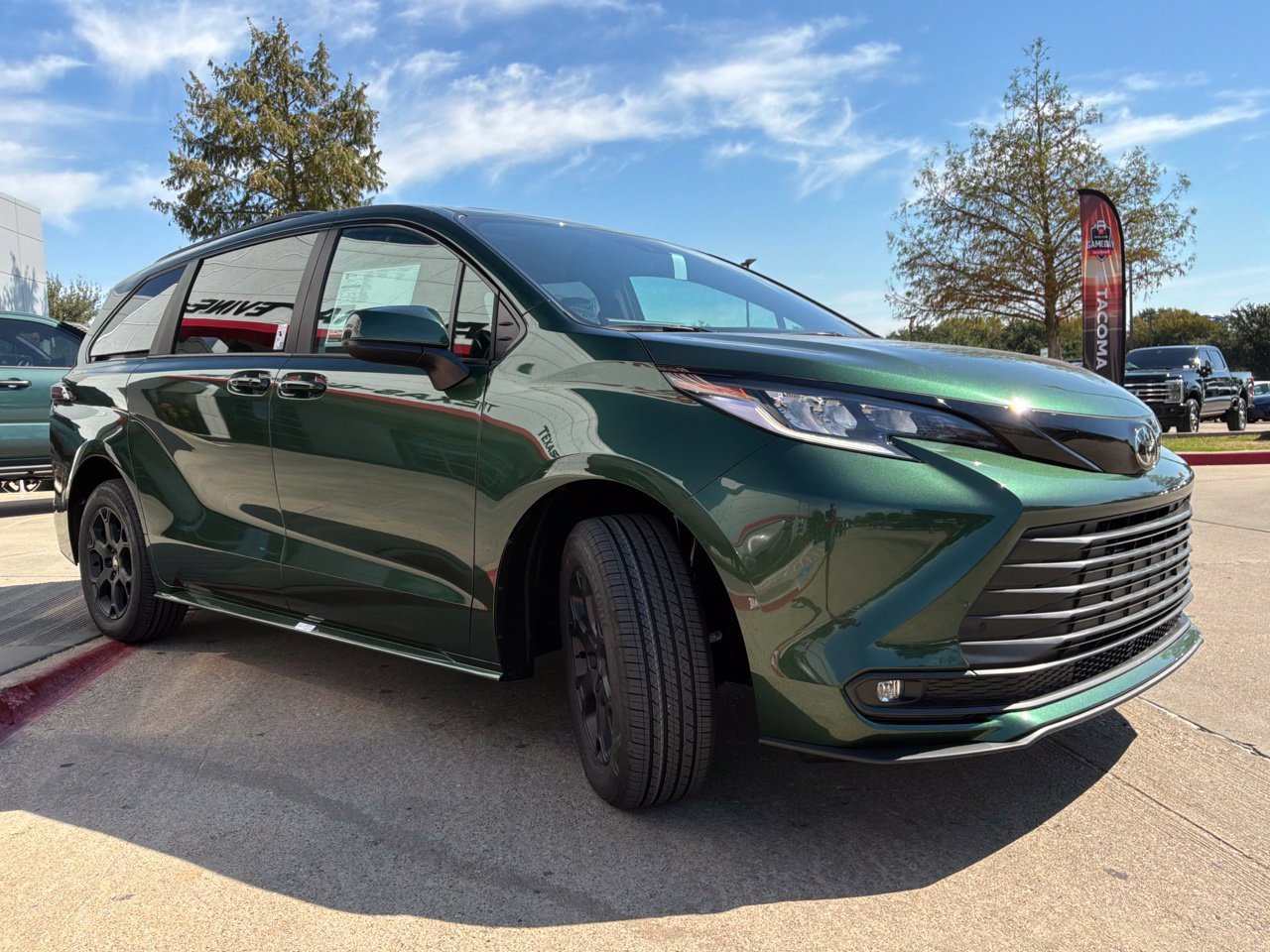 New 2026 Toyota Sienna XLE Woodland Edition AWD/4WD image 4
