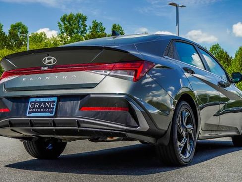 New 2026 Hyundai Elantra SEL Sport Premium FWD image 12