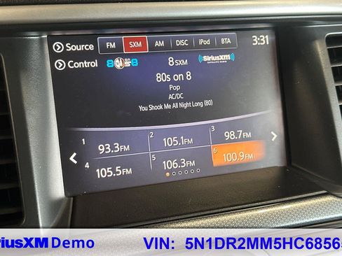 Used 2017 Nissan Pathfinder SL AWD/4WD image 29