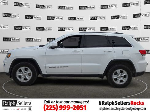 Used 2017 Jeep Grand Cherokee Laredo w/ Quick Order Package 2BE RWD image 1