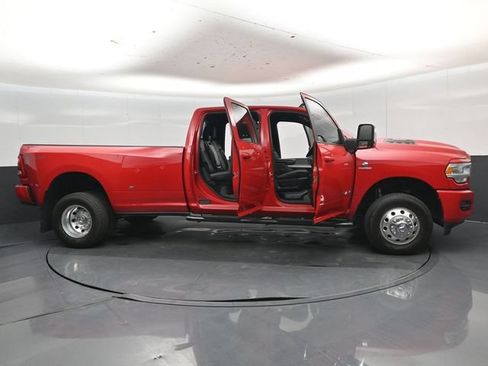 Used 2023 RAM 3500 Laramie AWD/4WD image 57