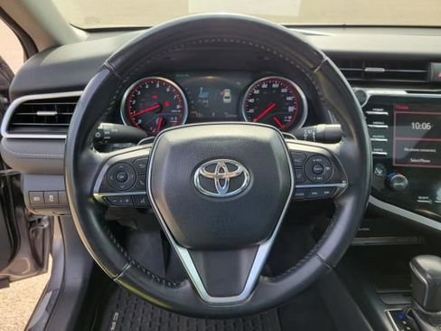 Used 2018 Toyota Camry XSE FWD image 19