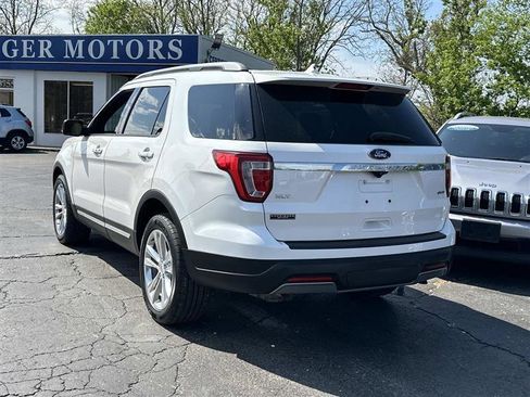 Used 2019 Ford Explorer XLT w/ Equipment Group 202A AWD/4WD image 3