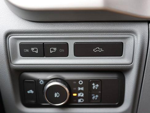 Certified 2022 Ford F150 XLT w/ Equipment Group 302A High image 38