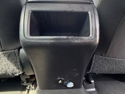 Used 2017 Toyota Camry LE FWD image 17