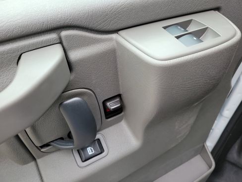 New 2025 GMC Savana 3500 Extended w/ Power Convenience Package image 18