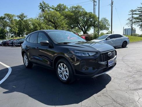 Used 2025 Ford Escape Active AWD/4WD image 9