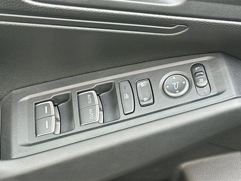 Certified 2025 Honda Accord LX image 12