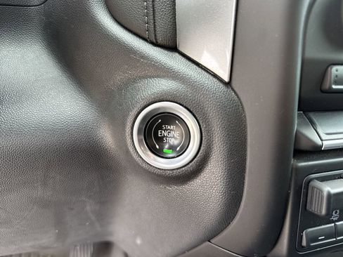 Used 2021 Chevrolet Silverado 1500 LT AWD/4WD image 19