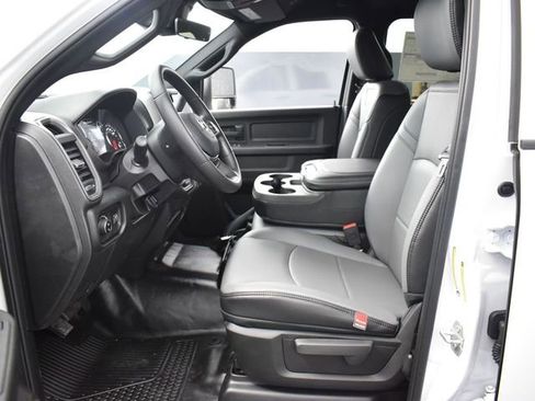 New 2025 RAM 2500 Tradesman w/ Bed Convenience Group AWD/4WD image 17