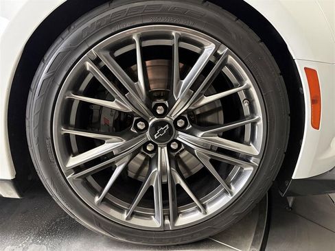 Used 2022 Chevrolet Camaro ZL1 RWD image 16