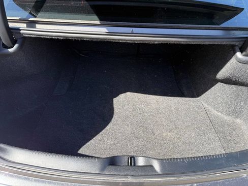 Used 2019 Chrysler 300 Limited AWD/4WD image 14