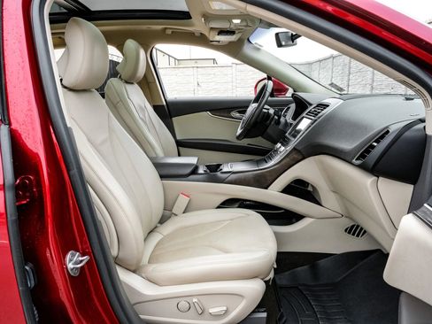 Used 2019 Lincoln Nautilus Reserve image 35