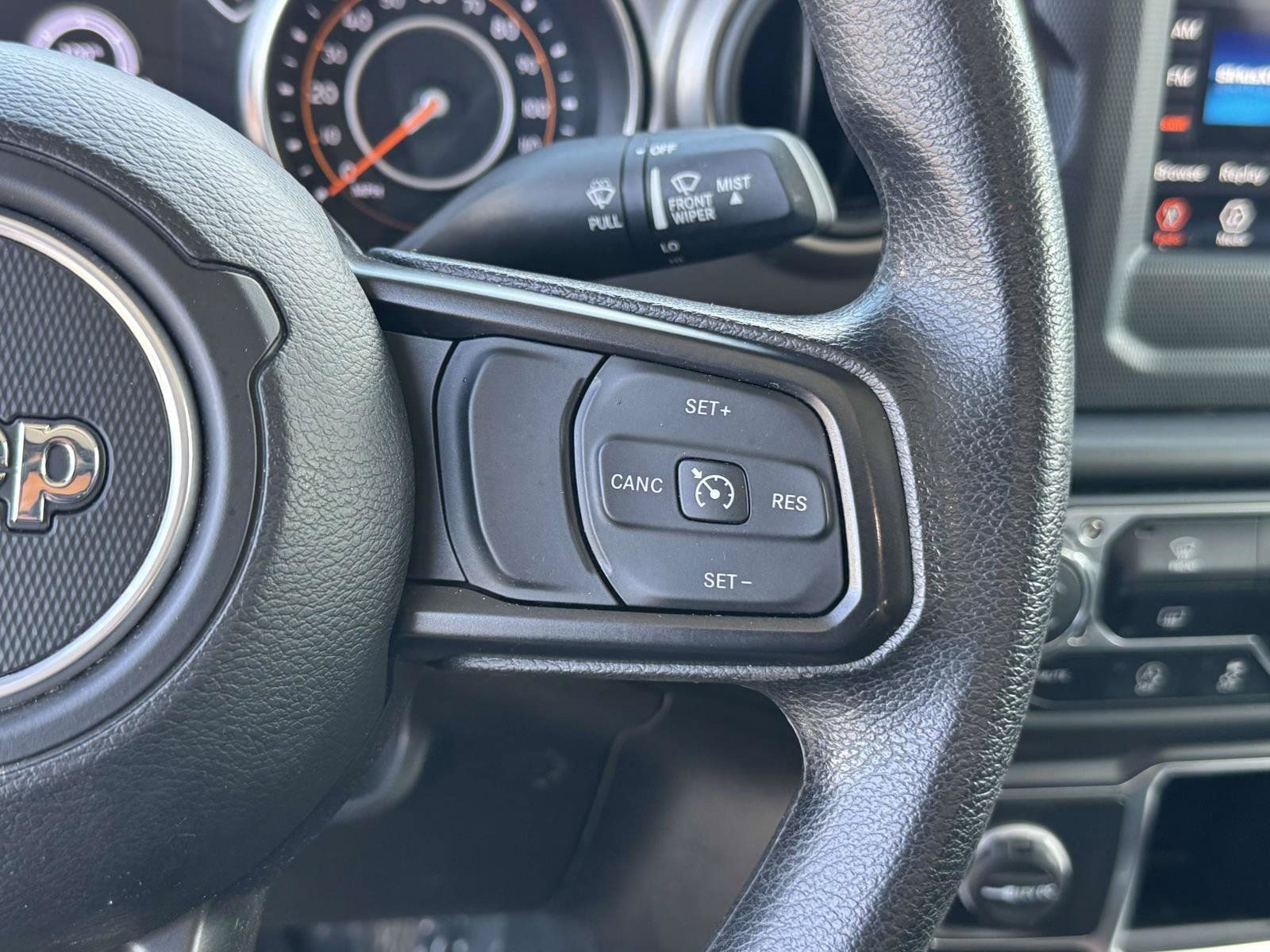 Used 2022 Jeep Gladiator Sport AWD/4WD image 11