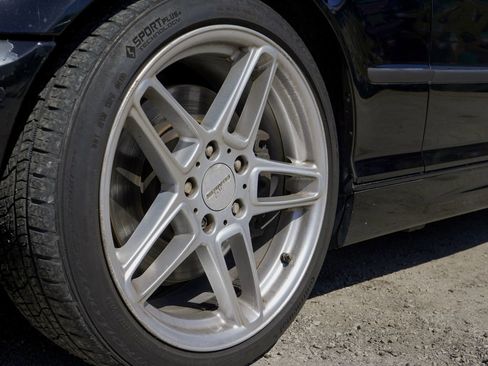 Used 2005 BMW 330i Sedan image 16