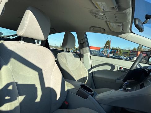 Used 2014 Toyota Prius Two image 16