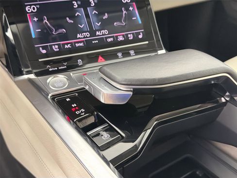 Used 2019 Audi e-tron Premium Plus AWD/4WD image 17