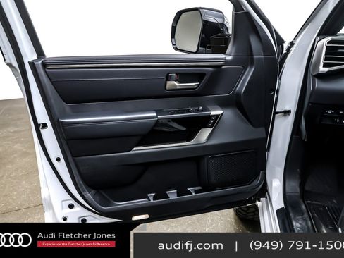 Used 2025 Toyota Tundra Limited image 21
