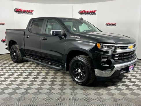 Used 2023 Chevrolet Silverado 1500 LT AWD/4WD image 2